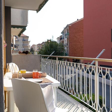 شقة Pietra Ligure Downtown Convenience -Free Parking المظهر الخارجي الصورة