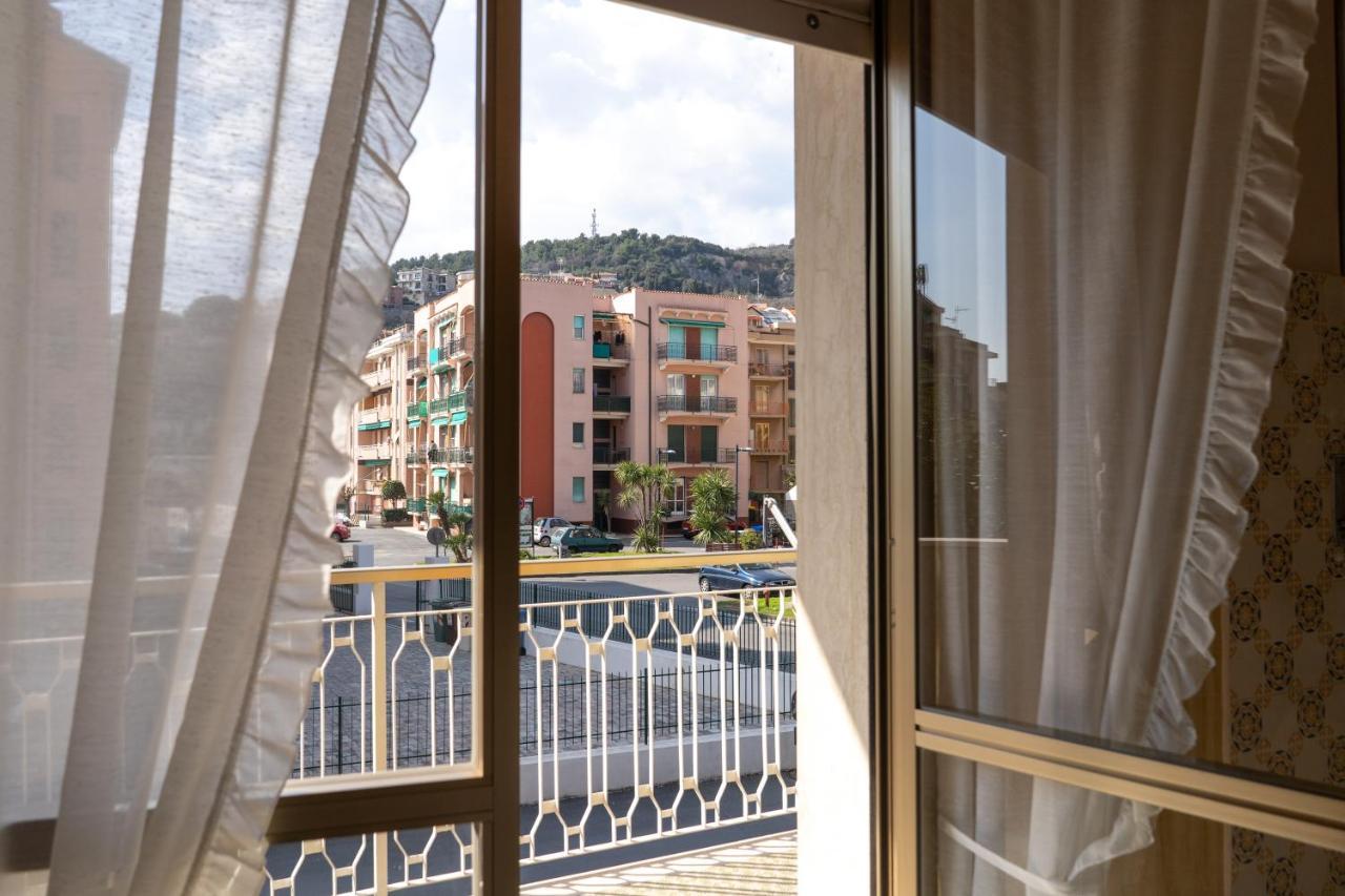 شقة Pietra Ligure Downtown Convenience -Free Parking المظهر الخارجي الصورة