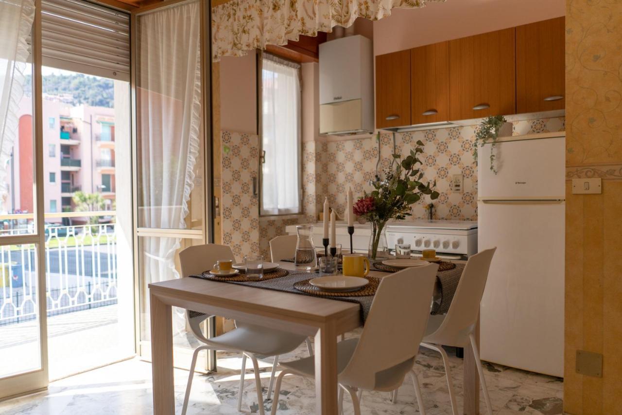 شقة Pietra Ligure Downtown Convenience -Free Parking المظهر الخارجي الصورة